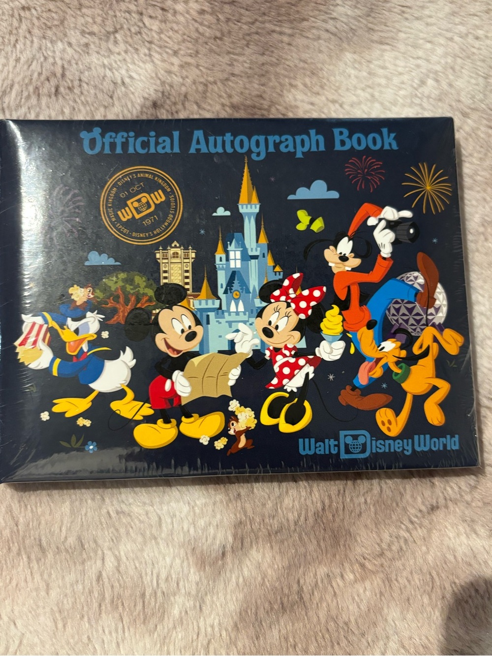 New Sealed Walt Disney World Official Autograph Book Mickey Minnie Goofy